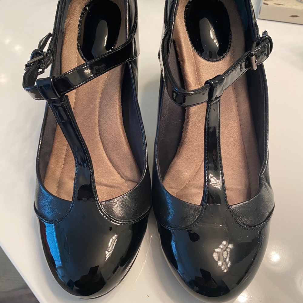 Ladies shoes